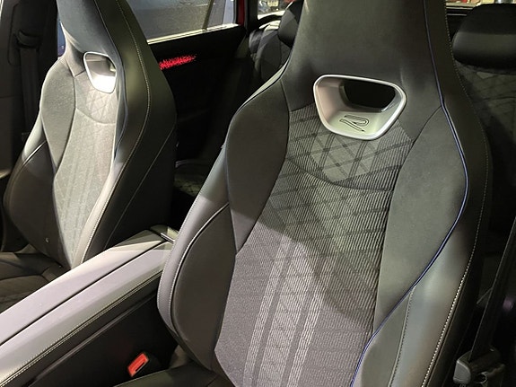 Volkswagen Passat 19 of 25