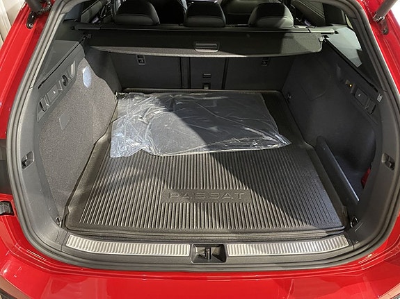 Volkswagen Passat 8 of 25
