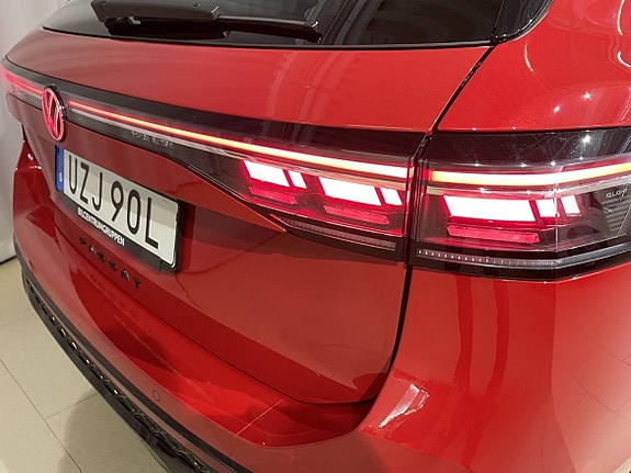 Volkswagen Passat 15 of 25