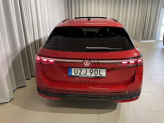Volkswagen Passat 7 of 25