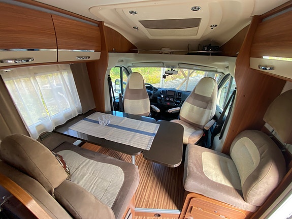 Fiat Adria Coral S 670 SU/SLB.   Långbädd (låga) 6 of 12