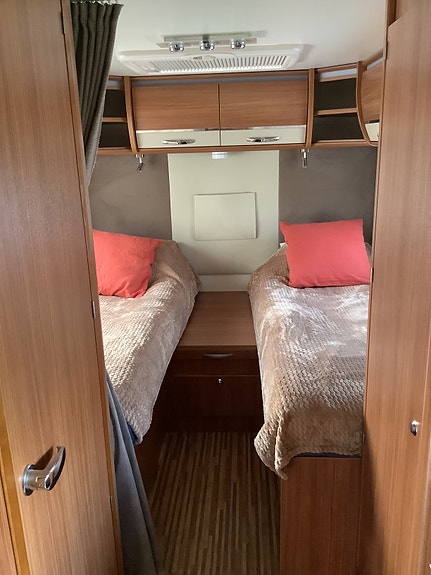 Fiat Adria Coral S 670 SU/SLB.   Långbädd (låga) 4 of 12