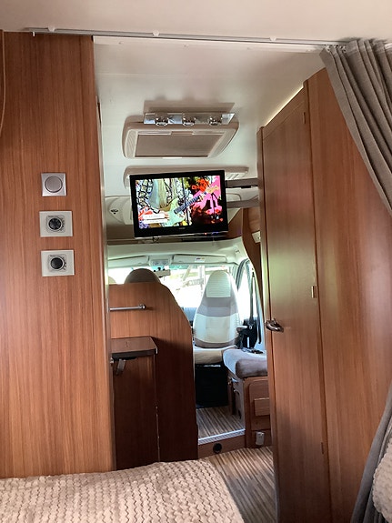 Fiat Adria Coral S 670 SU/SLB.   Långbädd (låga) 11 of 12