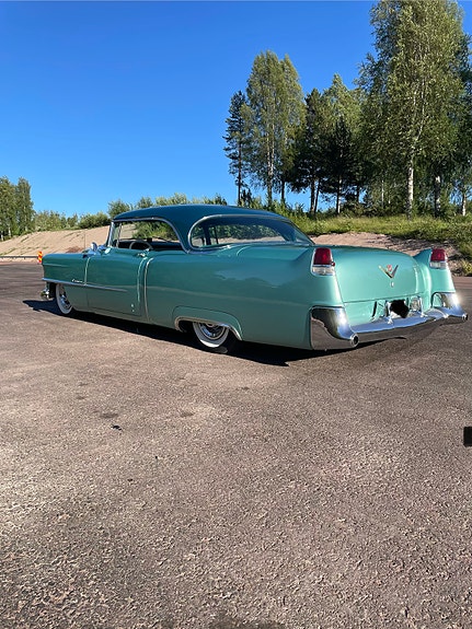 Cadillac Series 62 4 of 7