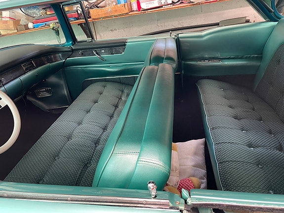 Cadillac Series 62 5 of 7