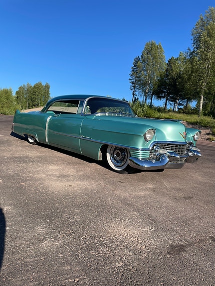 Cadillac Series 62 3 of 7