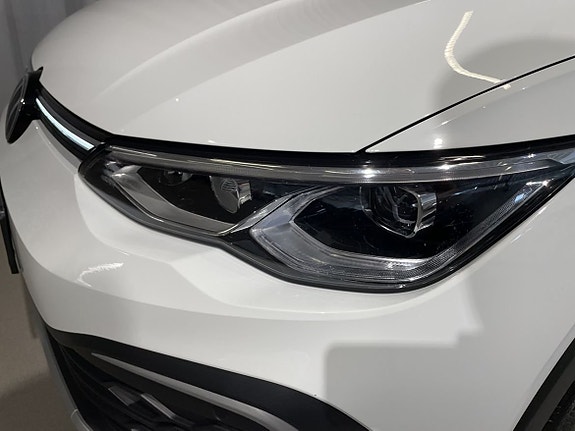 Volkswagen Golf Alltrack 10 of 22