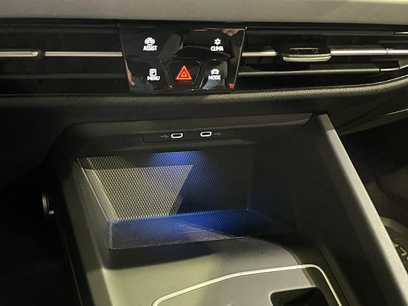 Volkswagen Golf Alltrack 19 of 22