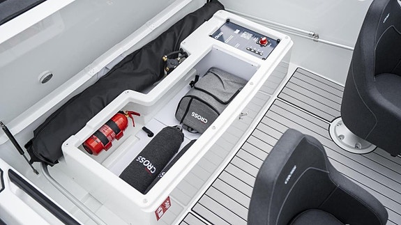 Yamarin Cross 55 BR Premium 2026 + Yamaha F115LB2 11 of 12