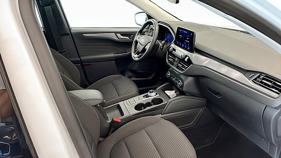 Ford Kuga 3 of 9
