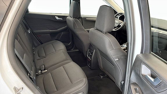 Ford Kuga 5 of 9