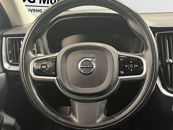 Volvo V60 12 of 16