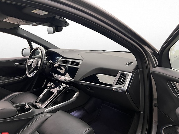 Jaguar I-PACE 16 of 30