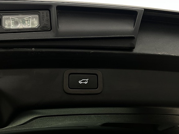 Jaguar I-PACE 18 of 30