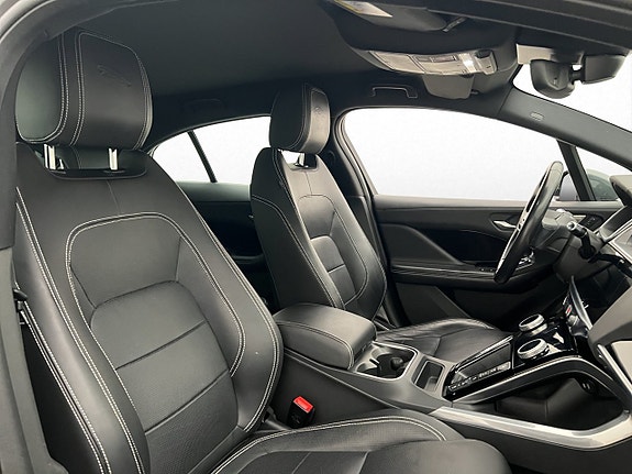 Jaguar I-PACE 15 of 30