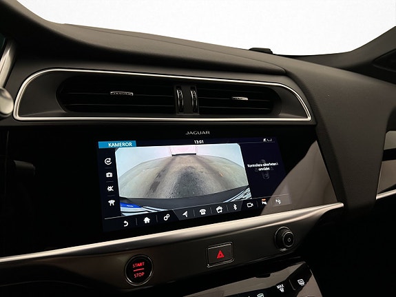 Jaguar I-PACE 24 of 30