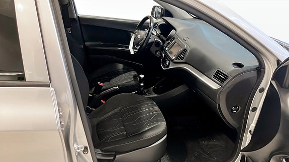 Kia Picanto 3 of 9