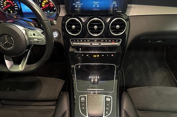 Mercedes-Benz GLC300 e 15 of 26