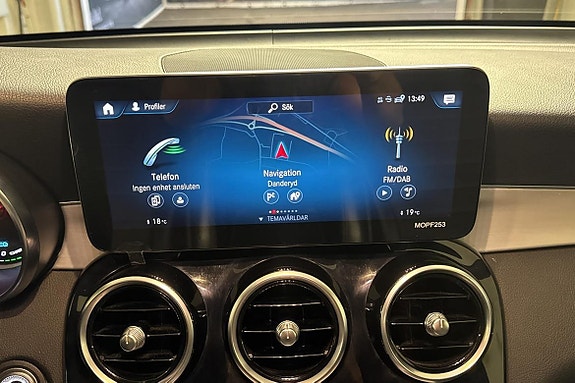 Mercedes-Benz GLC300 e 11 of 26
