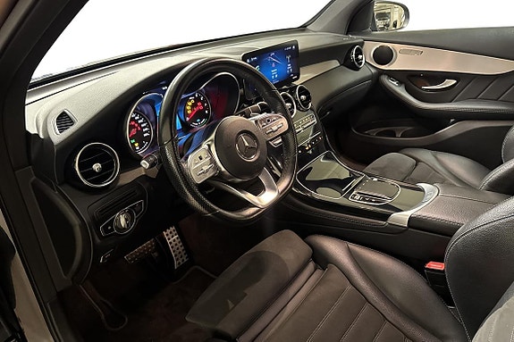 Mercedes-Benz GLC300 e 8 of 26