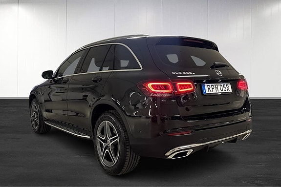 Mercedes-Benz GLC300 e 4 of 26