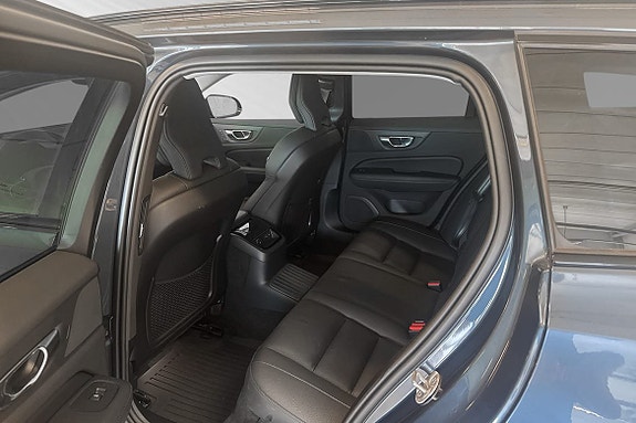 Volvo V60 8 of 30