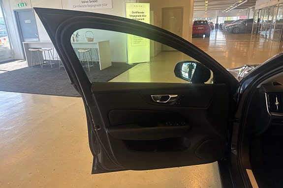 Volvo V60 15 of 30