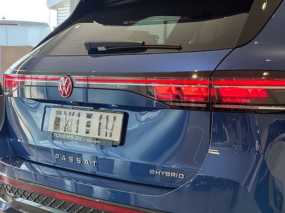 Volkswagen Passat 6 of 27