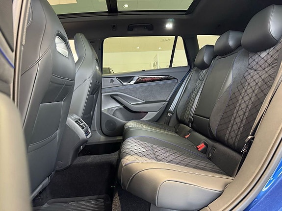 Volkswagen Passat 17 of 27
