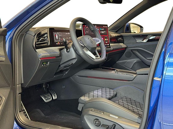 Volkswagen Passat 10 of 27
