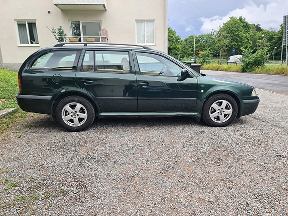 Skoda Octavia 6 of 12