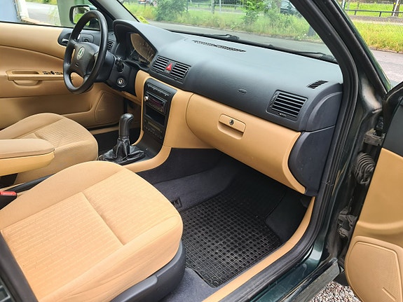 Skoda Octavia 9 of 12