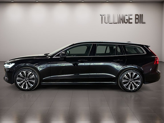 Volvo V60 2 of 25