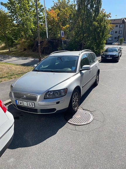 Volvo V50 2 of 7