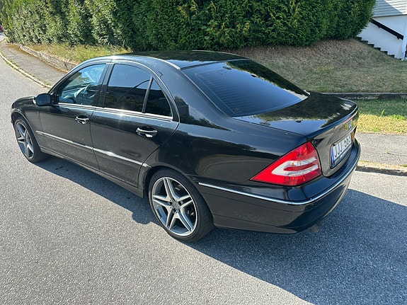 Mercedes-Benz C220 6 of 6