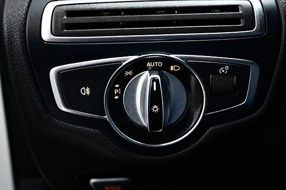 Mercedes-Benz C220 26 of 28