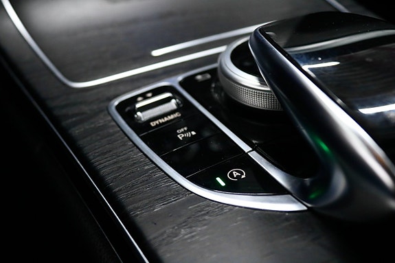 Mercedes-Benz C220 23 of 28