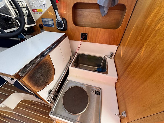 MV Marin 6600 fc - Suzuki 150hk 2007 9 of 12
