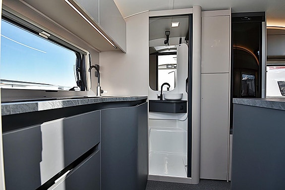 Adria 391 LH Action Sport, Långbäddar 4 of 26