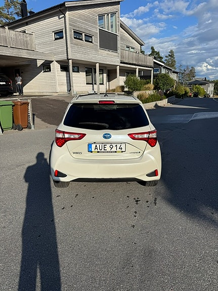 Toyota Yaris 4 of 11