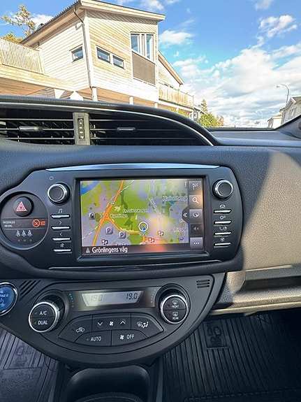 Toyota Yaris 7 of 11