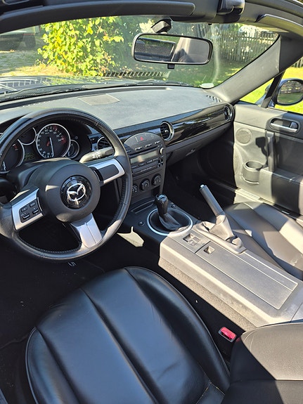 Mazda MX-5 7 of 8