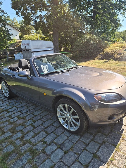 Mazda MX-5 5 of 8