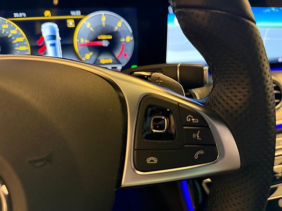 Mercedes-Benz E220 19 of 30