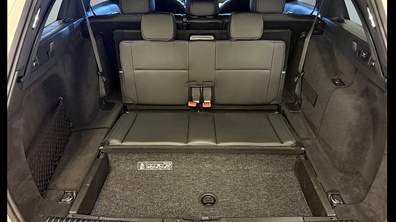 Mercedes-Benz E220 27 of 30
