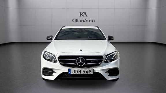 Mercedes-Benz E220 13 of 30