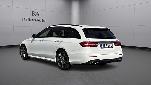 Mercedes-Benz E220 7 of 30