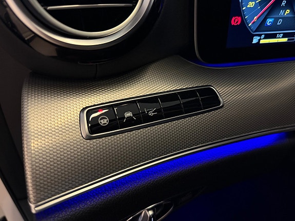 Mercedes-Benz E220 17 of 30