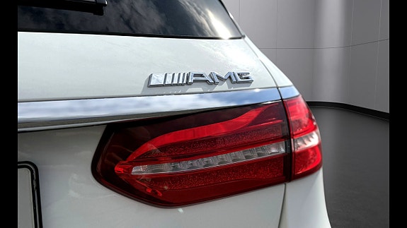 Mercedes-Benz E220 14 of 30