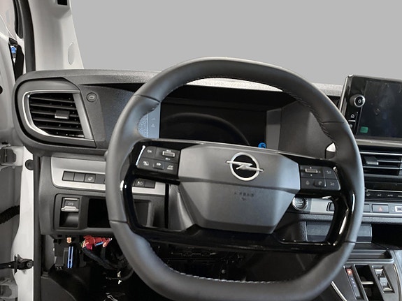 Opel Vivaro 10 of 16
